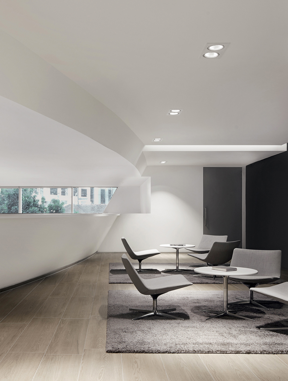 开云（中国） - 桌几|餐桌|办公家具|设计师家具|弗雷德茶几/咖啡桌